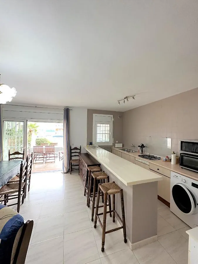 Appartamento Apartamento En Planta Baja Directo Al Canal Ref 81 Empuriabrava