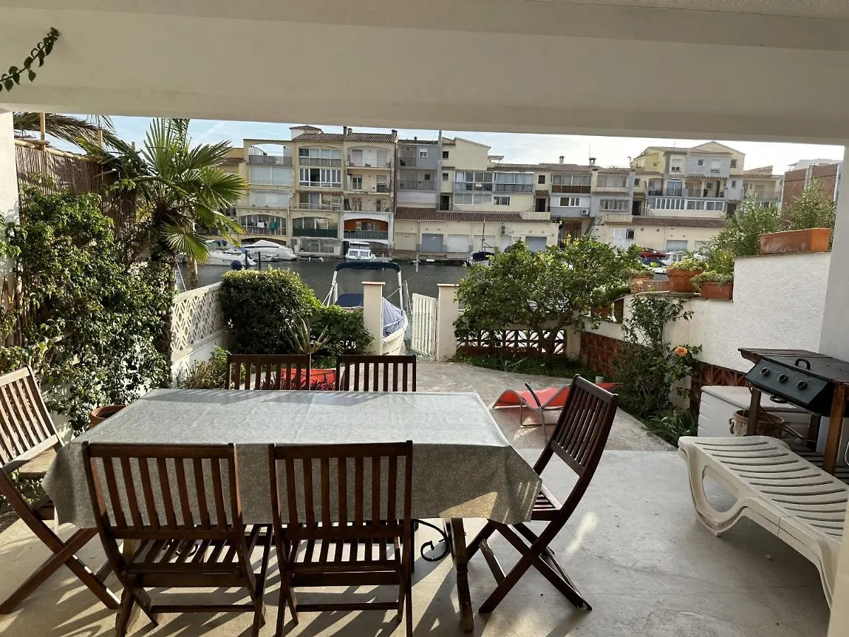 Apartamento En Planta Baja Directo Al Canal Ref 81 Empuriabrava 0*,  Spagna